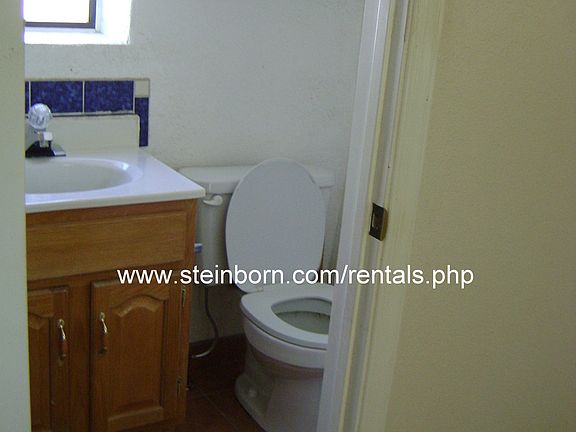 2nd image of 624.5 E Hadley Ave