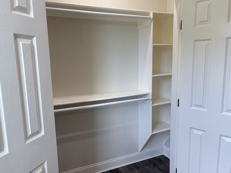 Closet in 2nd bedroom