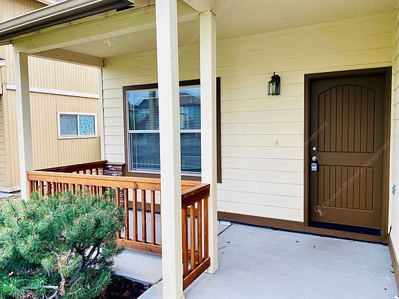 2nd image of 649 SE Glengarry Pl