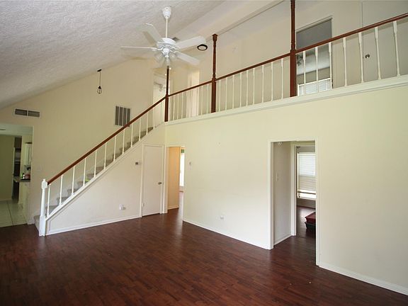 3rd image of 1403 Edinburgh Dr