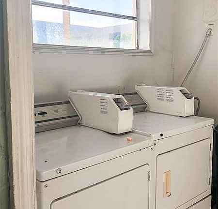 3rd image of 4071 N Dixie Hwy APT 25