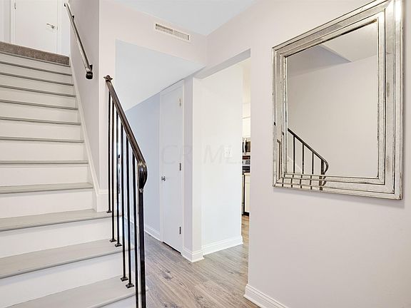 4th image of 2864 Chateau Cir #98