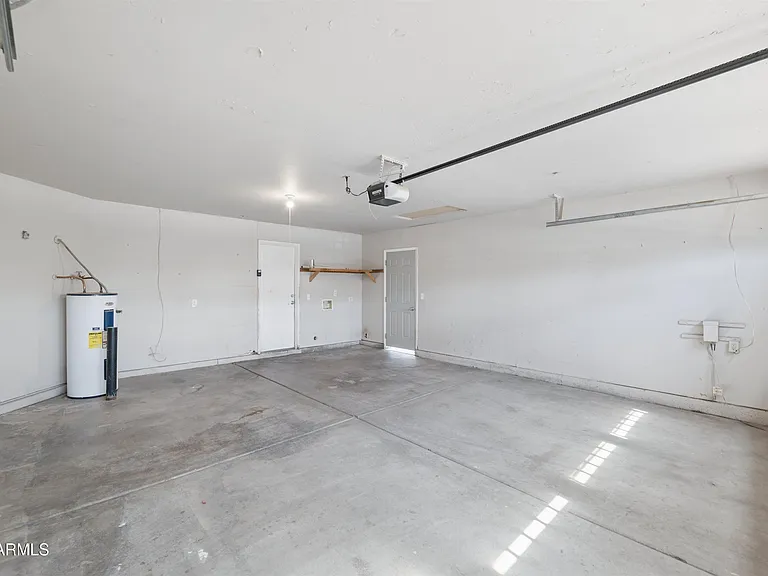 6620 S 18th St — Photo 23