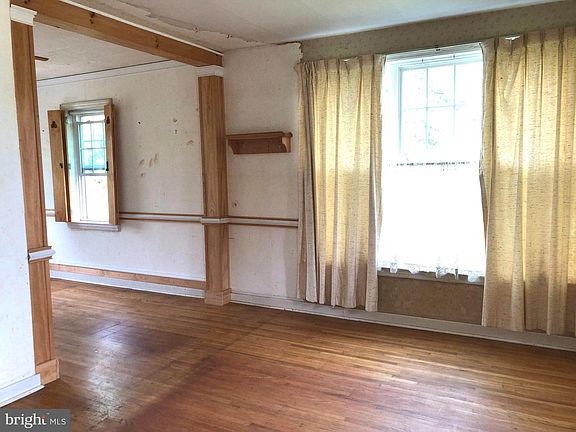 3rd image of 8612 Lykens Ln