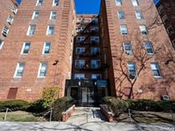 2461 East 29th Street image 1 of 15