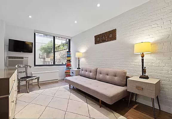 4th image of 23 10th St #8O4