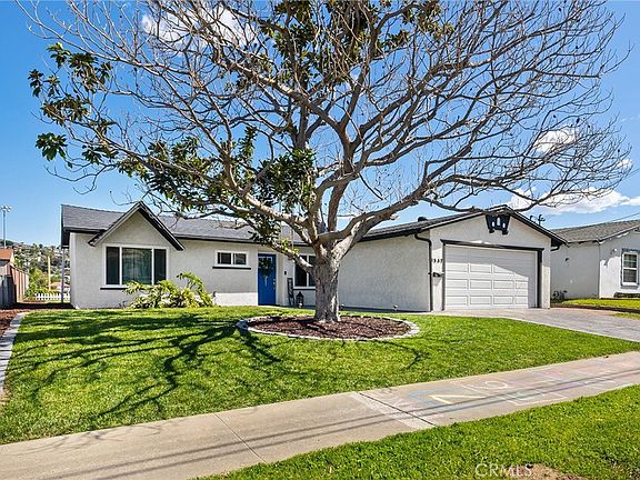 4th image of 1547 Folkestone St