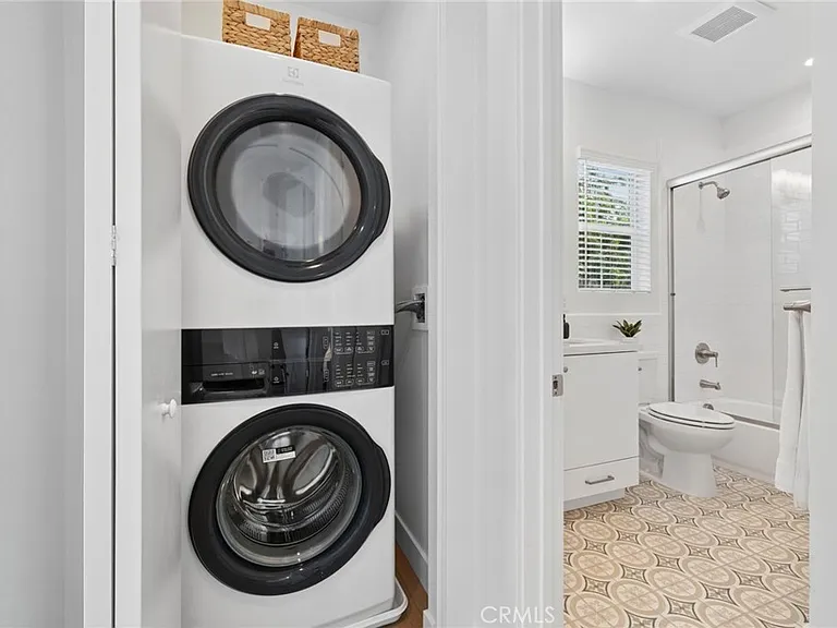 374 Hamilton St #B-101 — Photo 11