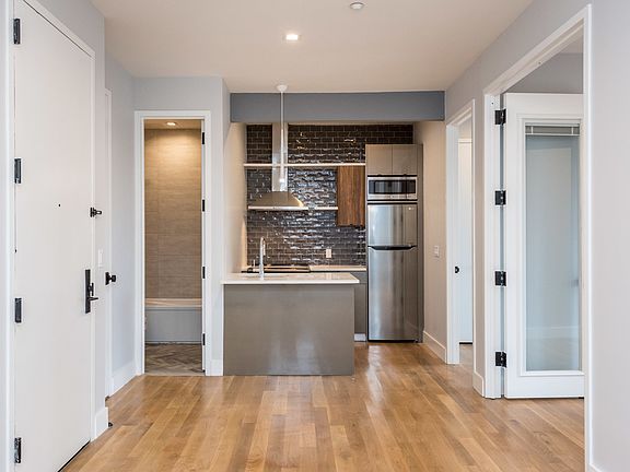 4th image of 34 Belvidere St #4A