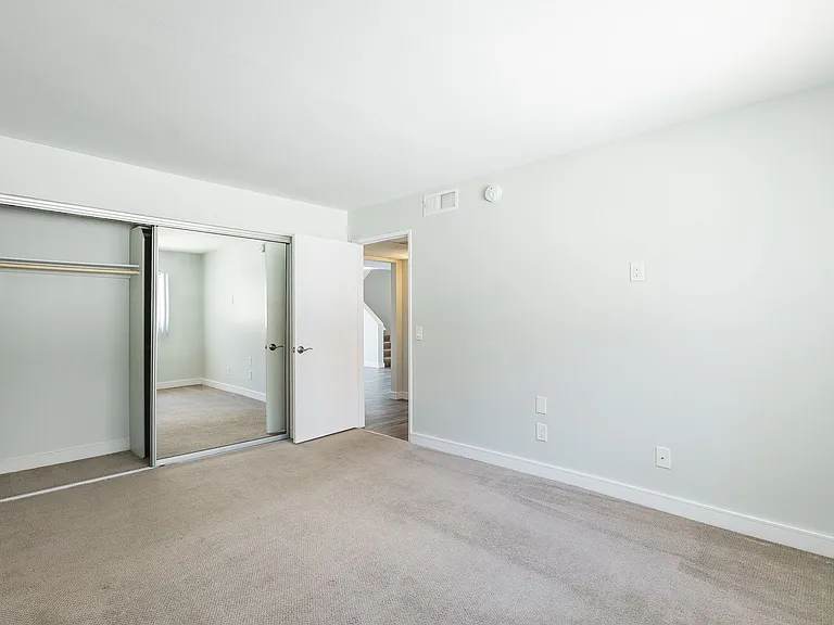 960 N. Alfred — Photo 28