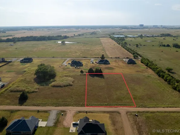 2 Paralee St, Durant, OK 74701