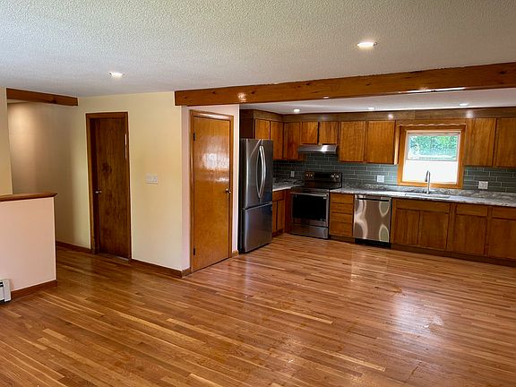 3rd image of 154 Myrtle St #A
