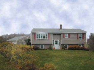41 Ocean View Dr, Narragansett, RI 02882