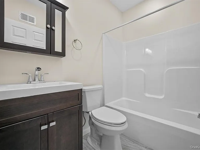 175 W Main St #1 — Photo 9