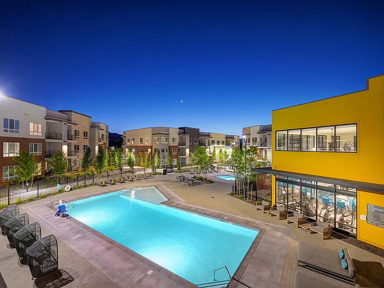 Halcyon Apartments — Photo 6