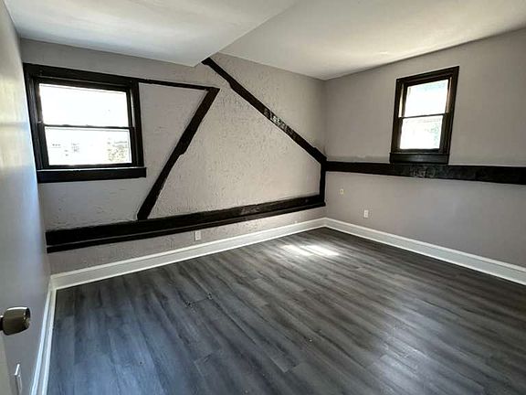 5th image of 219 S Orchard St #2