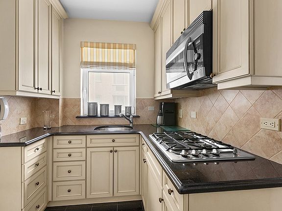 4th image of 880 5th Ave APT 4L
