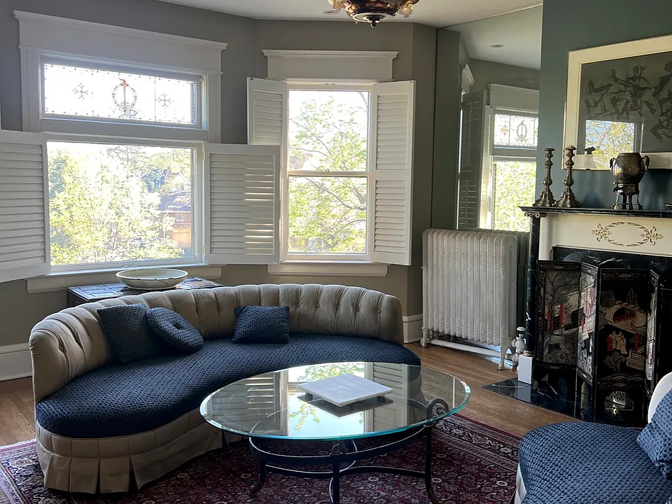 550 Summit Ave #301