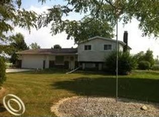 9791 Dolan Rd, Columbus, MI 48063