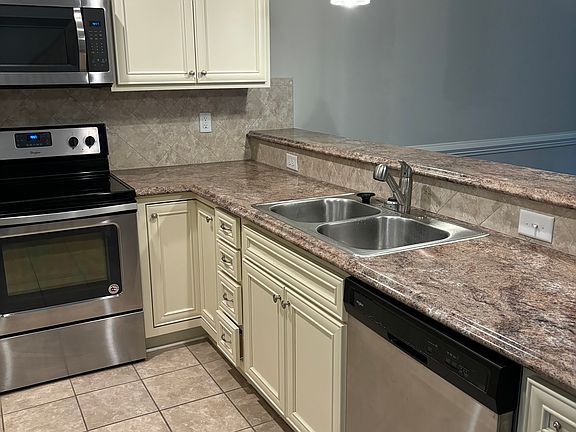 5th image of 1669 B Cambria Dr