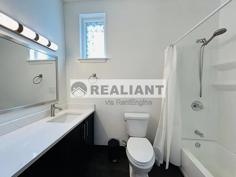 243 W 8th St #2 — Photo 23