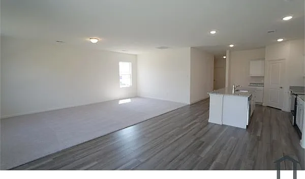 794 Yorkshire Dr — Photo 12
