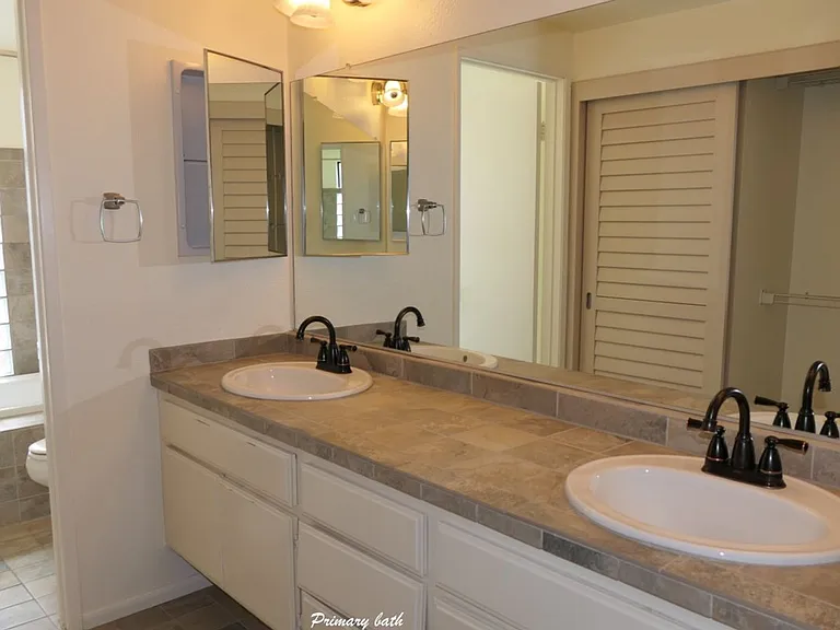 2247 Miramonte Cir W #F — Photo 10