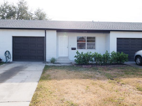 123 NE Jefferson Cir N