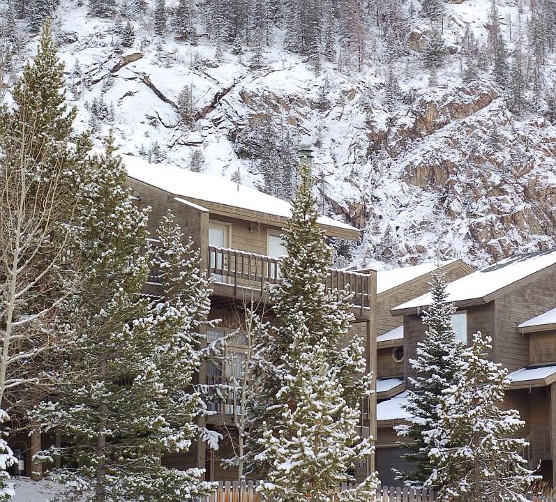 Under Mt Royal - Incredible location just off Main Street