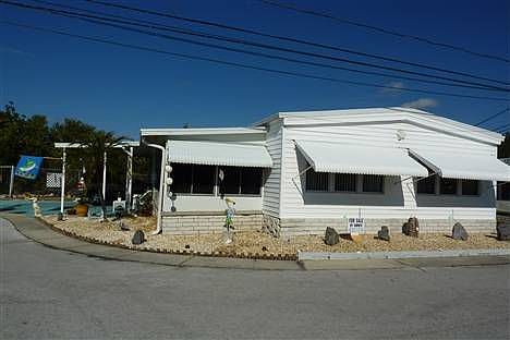 1st image of 20 Yawl Ln