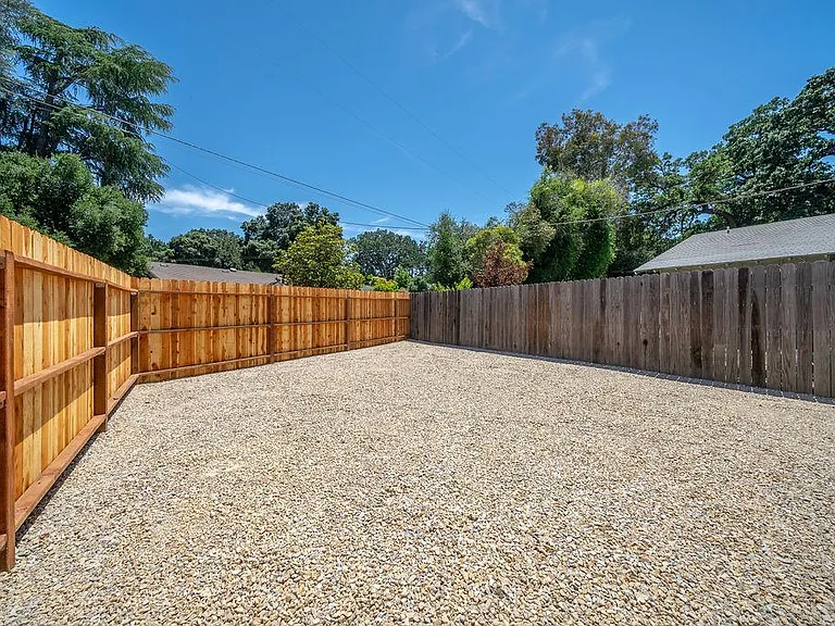 5480 Capistrano Ave #8 — Photo 19