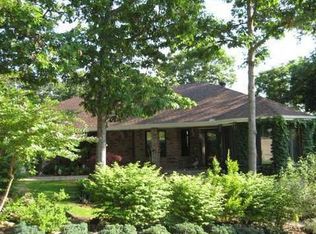 8 Hughes Ln, Bella Vista, AR 72715