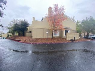8 Park Crest Ct APT B, Novato, CA