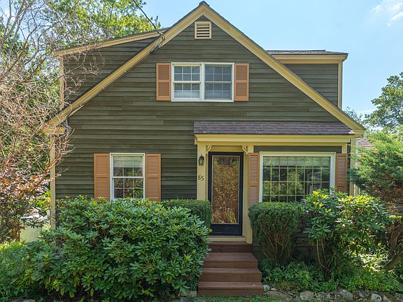 2nd image of 85 Duck Pond Road