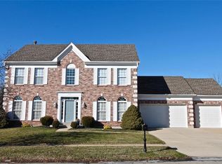 607 Crown Pointe Estates Ct, Ballwin, MO 63021