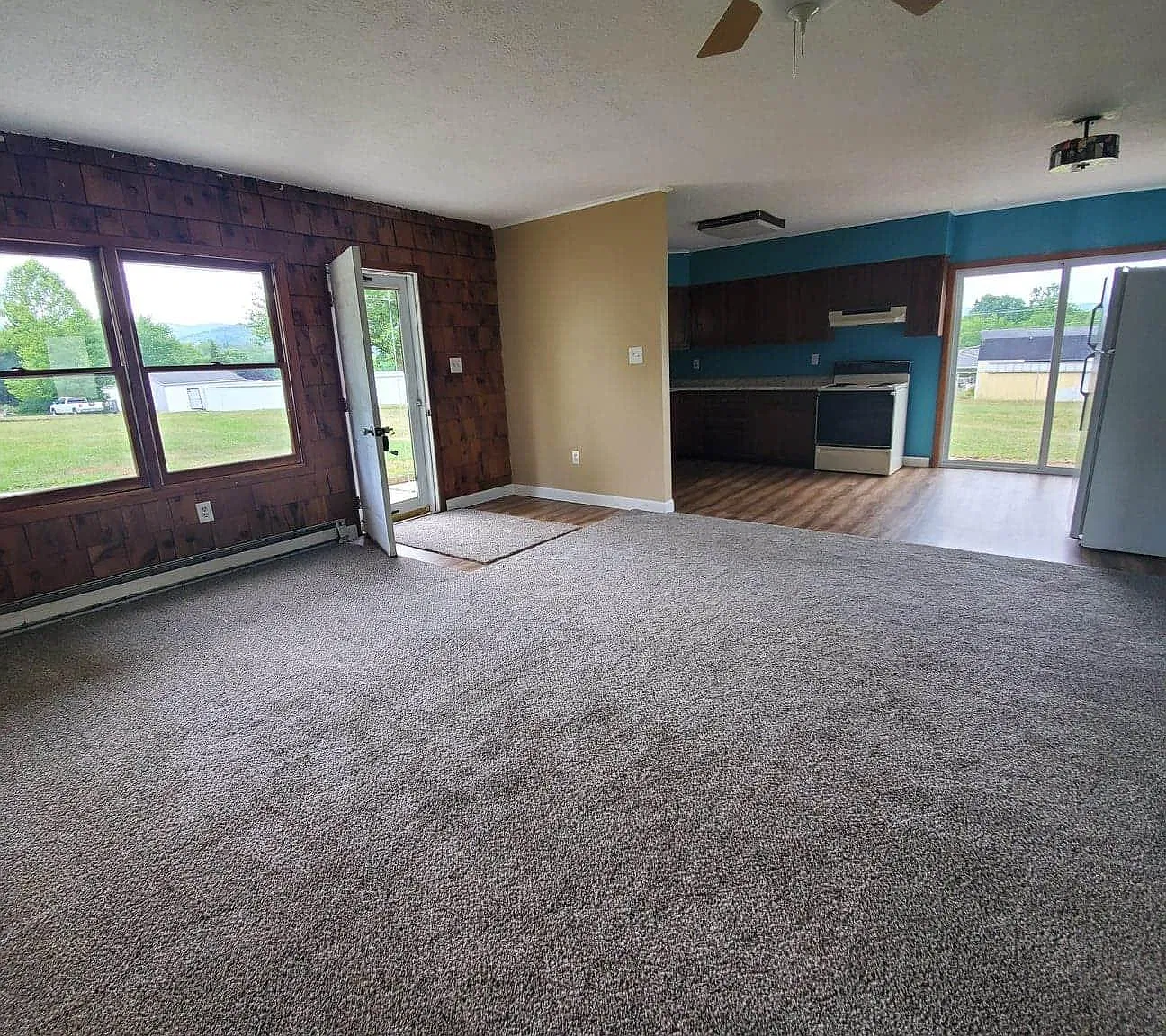 3 bed, 1350 sqft, $1,500 — Photo 2