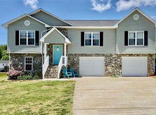 104 Green Fields Ln, Morganton, NC 28655