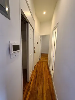 Rented by Point NYC | media 41