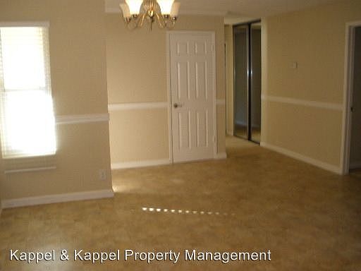 3rd image of 1186 Creekside Dr
