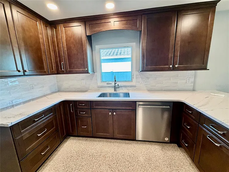 17045 Dolphin Dr — Photo 10