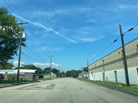 4th image of 219 W Gulf St