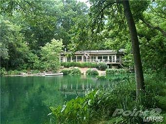 1st image of 3 Lakeside Green Dr