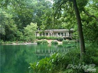 3 Lakeside Green Dr, Saint Louis, MO 63124