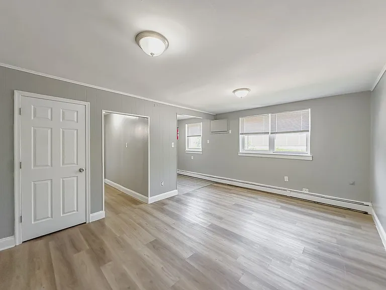 Green Park Apartments — Photo 12