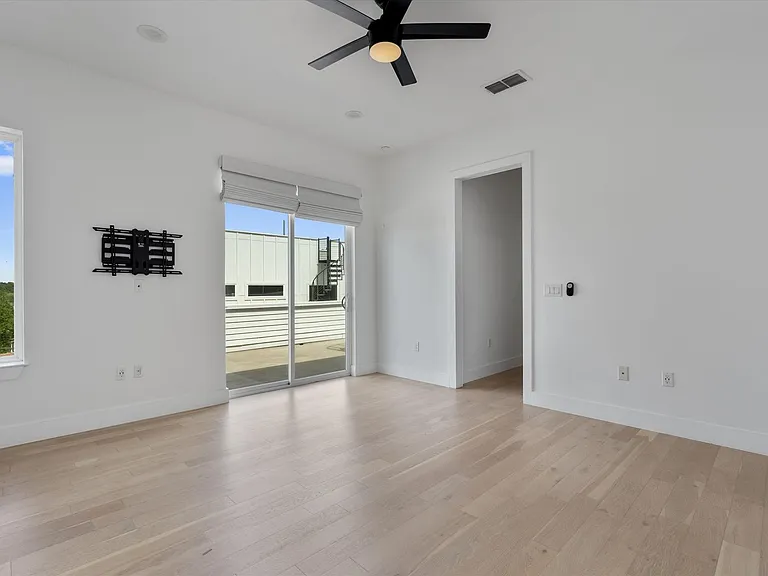 4712 Reyes St #1 — Photo 23