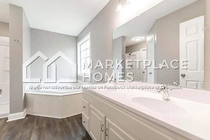 415 Covington Cv — Photo 14