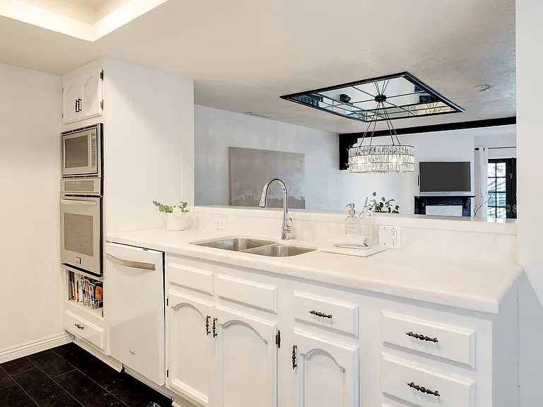 227 S Irena Ave #5 — Photo 27