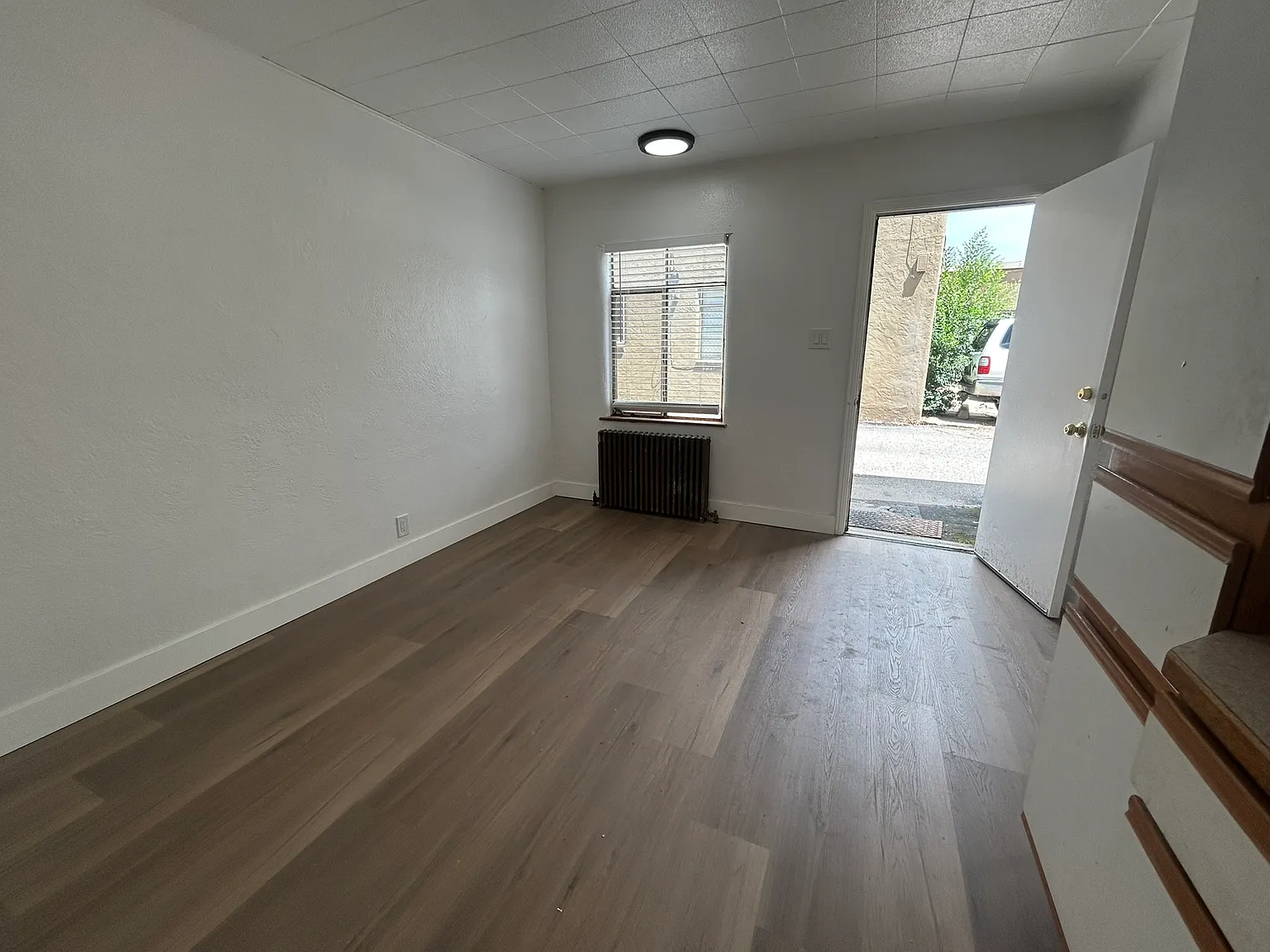 Studio, 325 sqft, $995 — Photo 3
