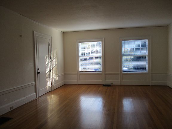 5th image of 2441 NW Pettygrove St APT 2