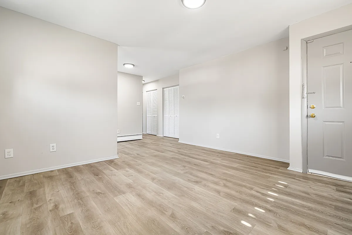 Building Photo - 501-505 White Horse Pike N #10